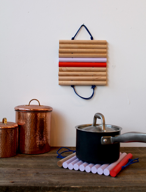 DIY Leather and Wood Trivets&#8212; click link for tutorial!(via Design Sponge)