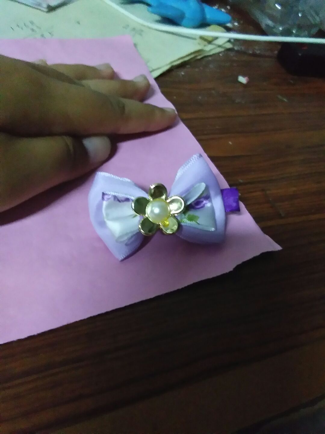 DIY手工简单的小花朵儿童发夹发饰制作过程╭★肉丁网